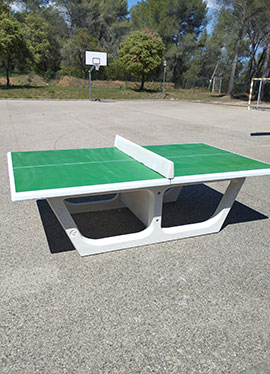 SP Signalétique, conception et pose d’une table de ping-pong